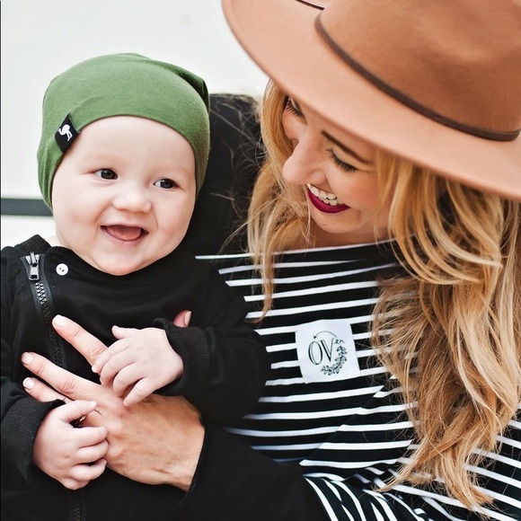 ✨LIKE NEW✨ OVer nursing and car seat cover - Picture 2 of 9